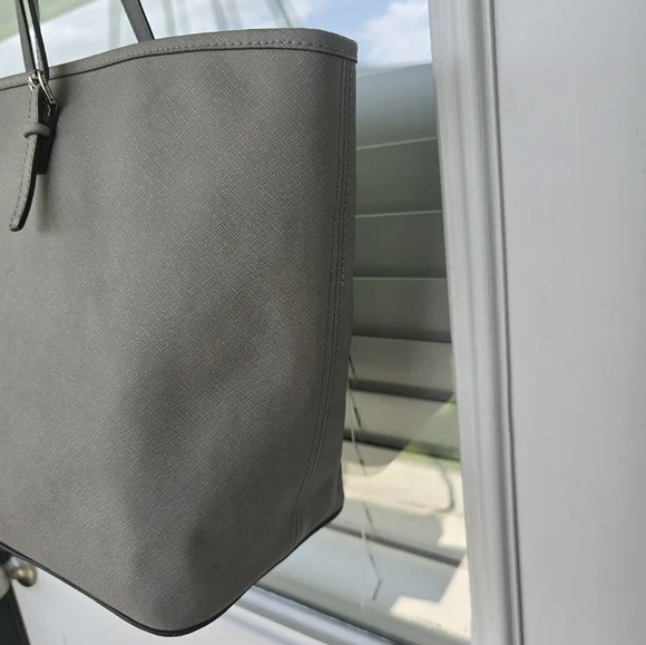 $298 Michael Kors Signature Jetset Center Tote HandBag Women Leather Gray Rare - Picture 7 of 16